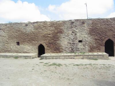 Inside the walls of Ateshgah.