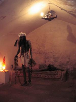 Mannequin of Zoroastrian ascetic at Ateshgah.