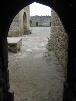 Looking into the courtyard of Ateshgah.