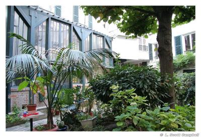 AptCourtyard.1765.JPG