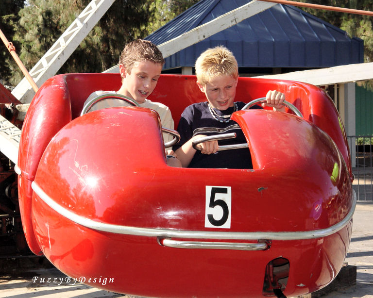 dsc06042  boys in bucket 5 closeup.jpg