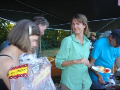 Nantz, Charlie, Joli and Irwin making up their burgers.  280.jpg