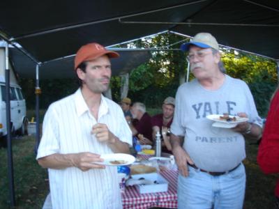 Skip and Jack chat it up while chowing down.  285.jpg