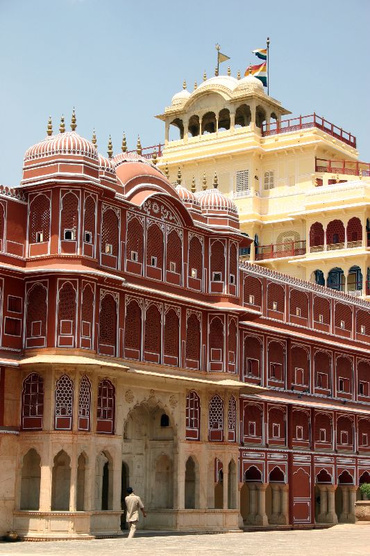 Jaipur City Palace, Entrance to the main complex