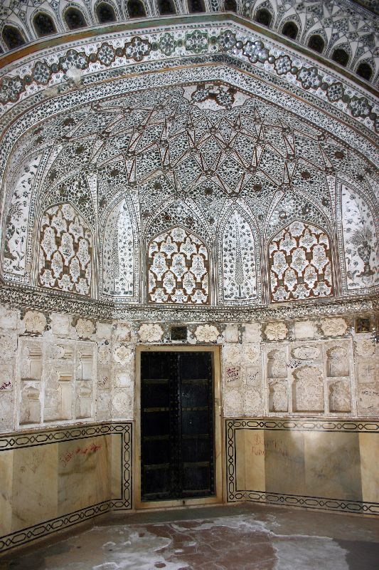 Amer fort, Beautiful mirrors