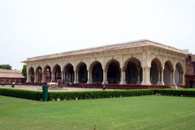 v3/30/52730/3/47715234.agra034.jpg