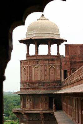 v3/30/52730/3/47715260.agra060.jpg