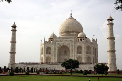 A grand view, Taj Mahal, India
