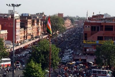 Hawa Mahal, The bazaar below