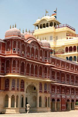 Jaipur City Palace, Entrance to the main complex
