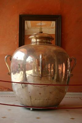 Jaipur City Palace, The largest silver jar