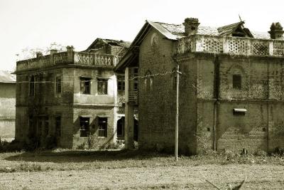 Abandoned building, Pragpur