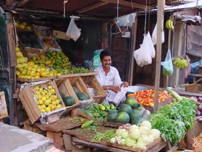 Fruit vendor in Sehnsa