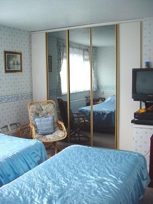 Main Bedroom - Single beds.... great !