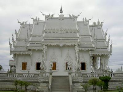 Wat Rong Kun, the only unique temple in Thailand that custom-designed and painted in white
