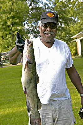 Carl's Catfish s 8-23-05 .jpg