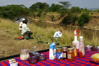 Masai Mara - Breakfast on the Mara River