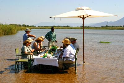 Lower Zambezi - Luncheoning in style