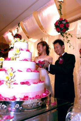 cake cutting2small.jpg