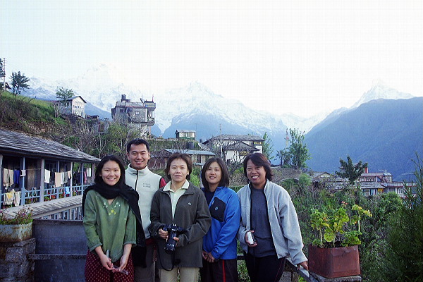 Fair, Khanh, Ornprapid, Areeya, and Orakarn at Ghandruk