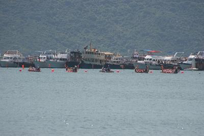 Boats lined up at starting line