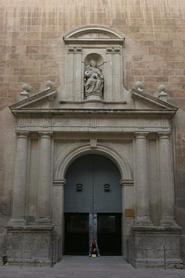 Main entrance at Catedral de St. Nicolas