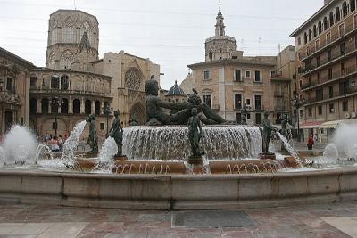 Fountain at Plaza de la Virgen