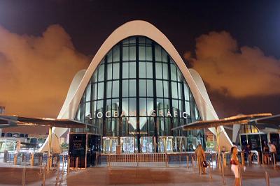 Edificio de Acceso (The Entrance Building) at Night