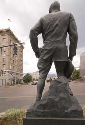 v3/33/376833/3/46536192.StatueofSpencerPenrose.jpg