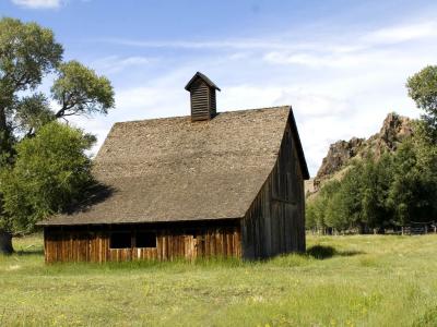 Roadside Barn