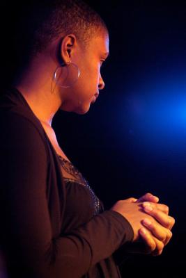 v3/33/413333/3/44352556.lizz_wright_113.jpg