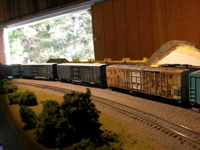 ChrisP dubs his reefer the Pacific Rust Express,  sitting tight  with Rene's Golden West brethren at Shandin