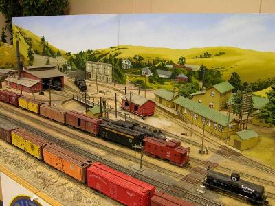 Port Costa, CA in HO Scale - a beautiful module set by Ron Plies.