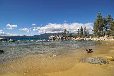 IMG03247.jpg Sand Harbor @10mm