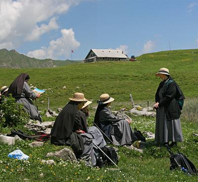 The non's chit-chat of the alp Seefeldsee above Aelggialp