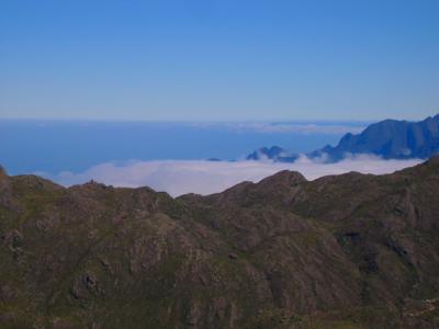 Nuvens cada vez mais baixas...