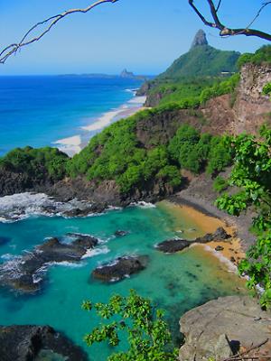 Baia dos Porcos e o Morro do Pico