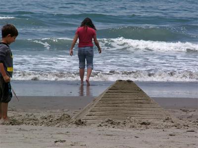 v3/34/494634/3/45523684.10SandPyramid.jpg