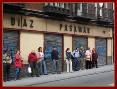 Bus stop lineup