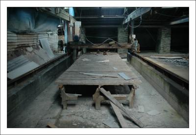 Slate cutting table