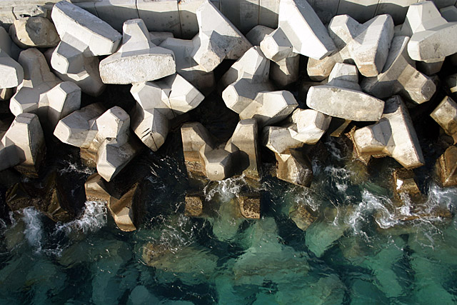 <b>Breakers</b> *