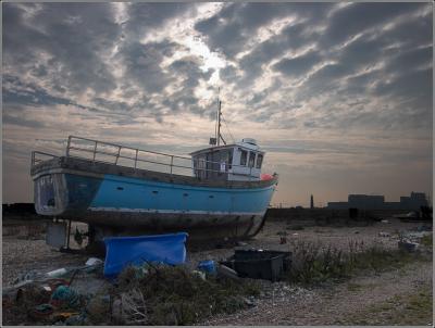 <b>10th Place</b><br><i>Inshore Fishing Boat *</i><br>by Bob Starling