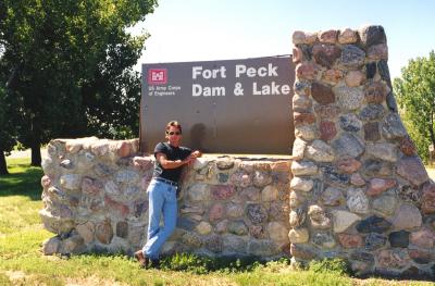 Fort Peck Dam entrance.jpg