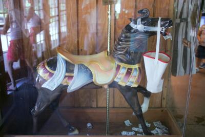 carousel_horses