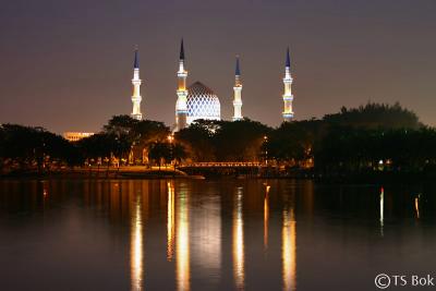 Shah Alam Mosque.jpg