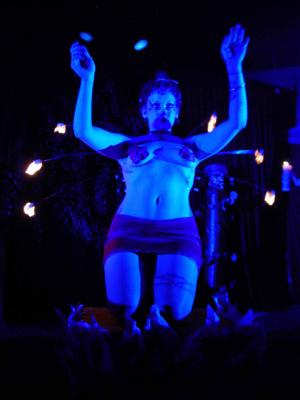 DSC00419.jpg v with back piercing lit torches