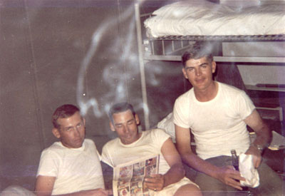 v3/37/545937/1/45340558.UTapaoFriendsRandyKeefer03.jpg