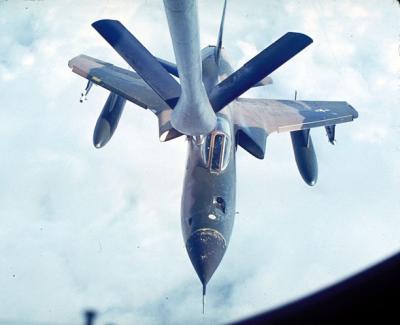 v3/37/545937/3/45326380.UTapao_Aircraft14_Refueling_Fighter_Midair.jpg