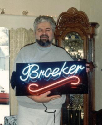 Dave Broeker & Neon Art