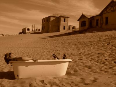 bathing in ghosttown, kolmanskopf